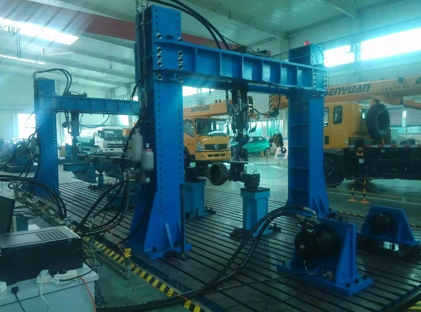 中國二汽吊架動靜萬能疲勞試驗機